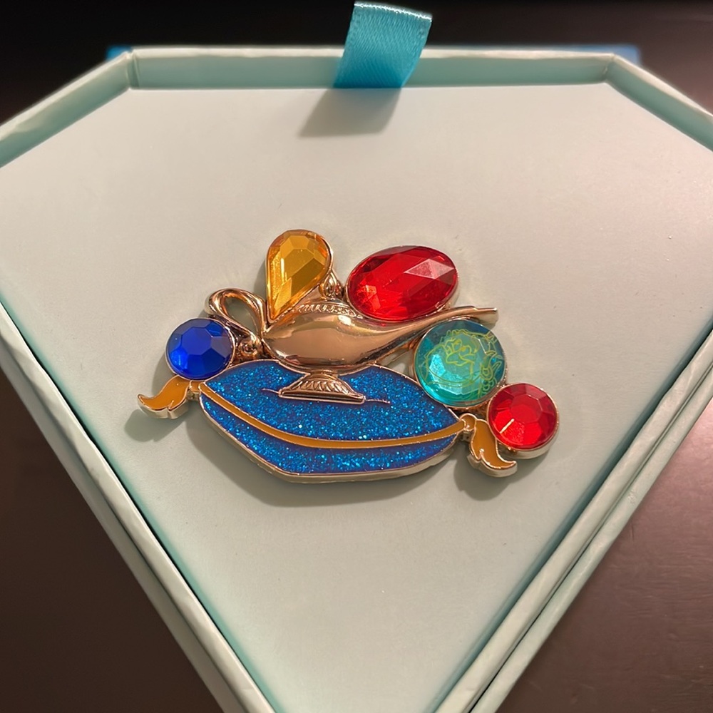 Limited Edition Aladdin Disney Pin